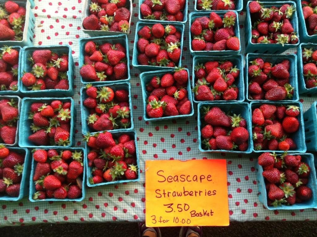 salem-saturday-market-strawberries