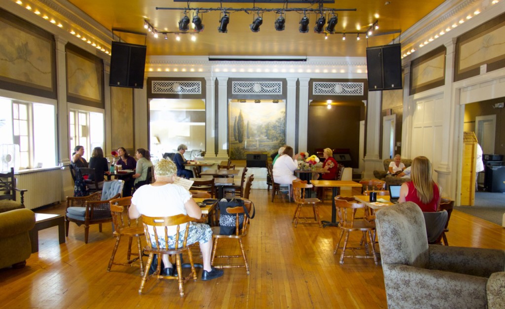 Ike Box Coffee Shop, Salem, Oregon | Intentional Travelers