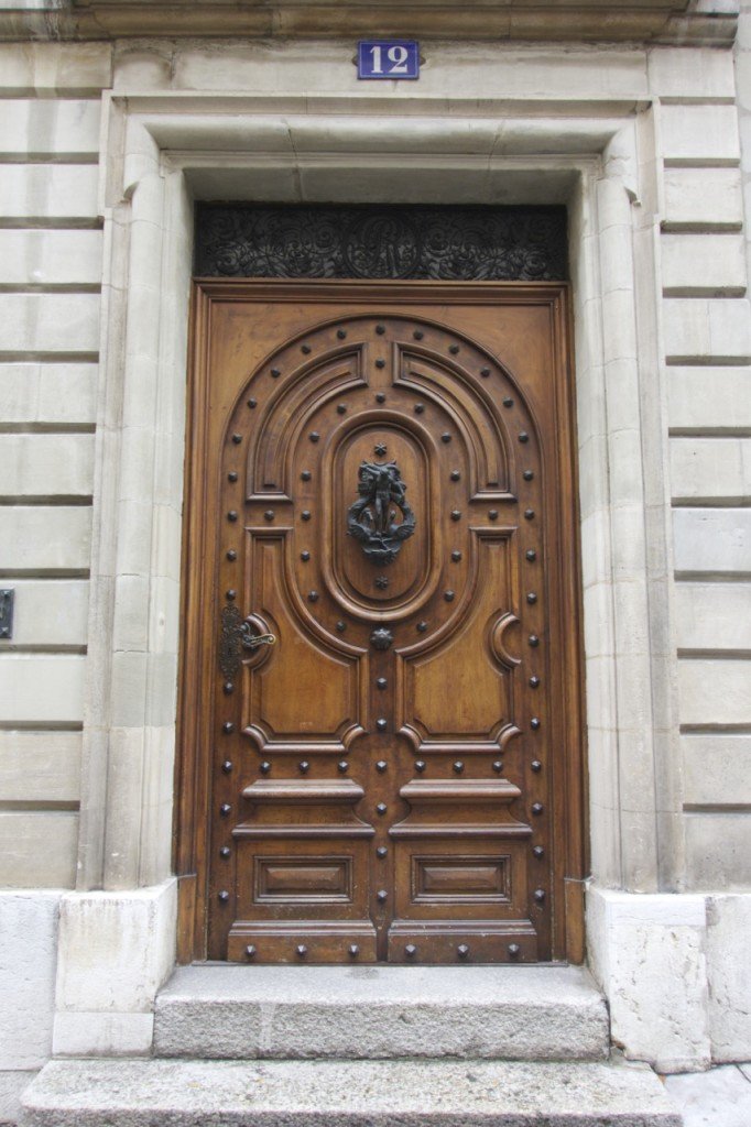 door in Geneva, Switzerland | Intentional Travelers