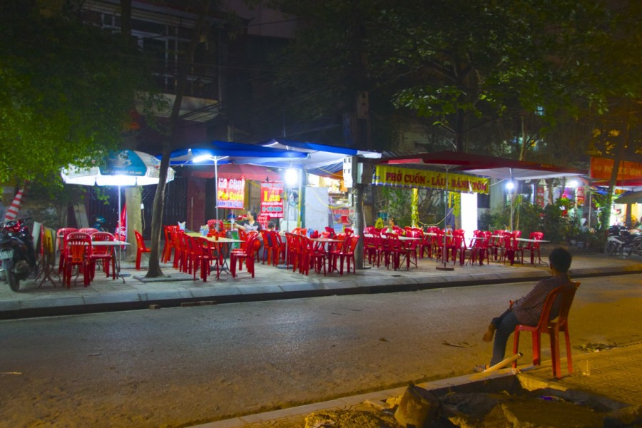 Street food restaurant in Hanoi Vietnam. Phở-nomenal: The Many Types of Phở in Hanoi, Vietnam | Intentional Travelers