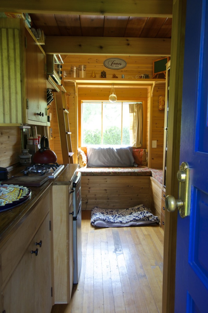 Our Tiny House Sit: Trying Tiny On For Size | Intentional Travelers