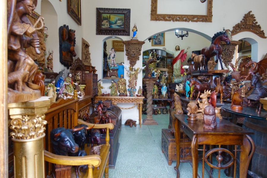 artisan shop, Otavalo and San Antonio de Ibarra, Ecuador | Intentional Travelers