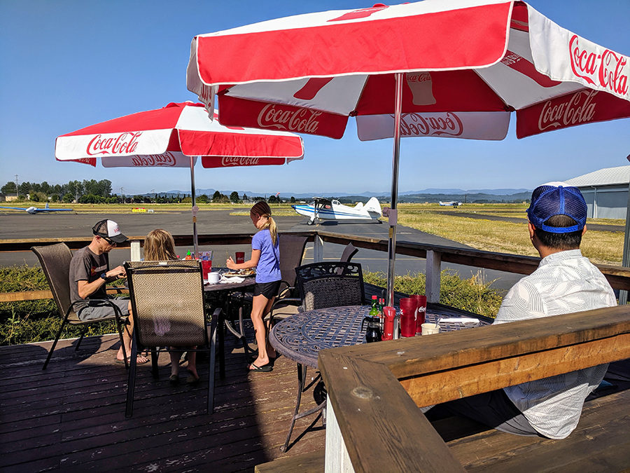 Starduster Airport Restaurant Independence