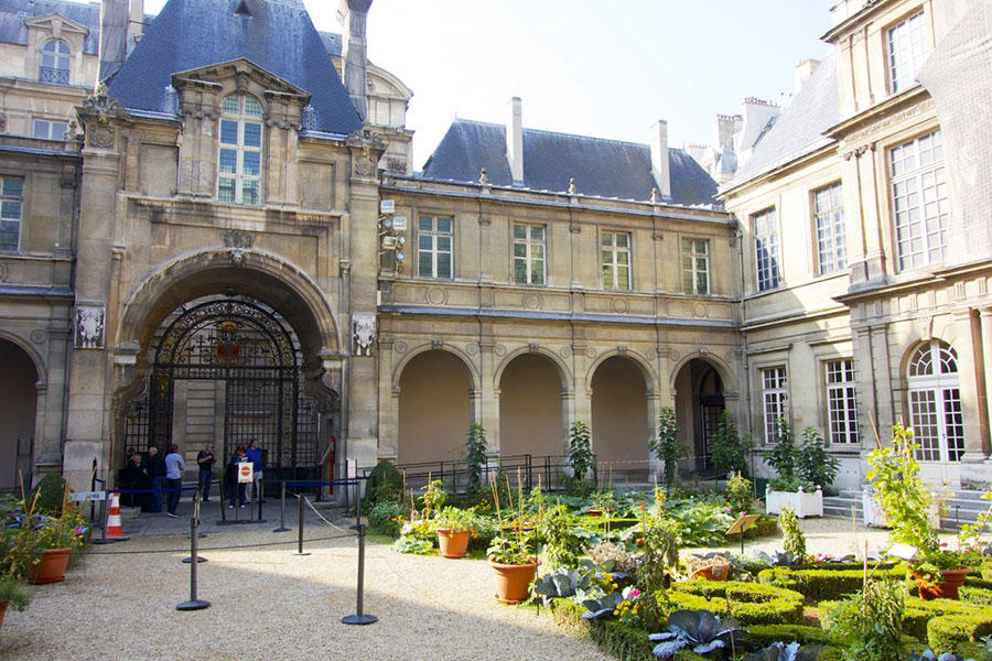 Carnavalet Paris History Museum | A Budget Itinerary for Paris, France | Intentional Travelers