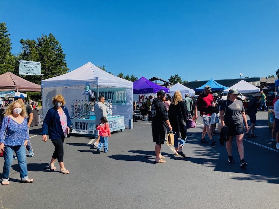 Lincoln City Saturday Market - farmers and crafters booths
