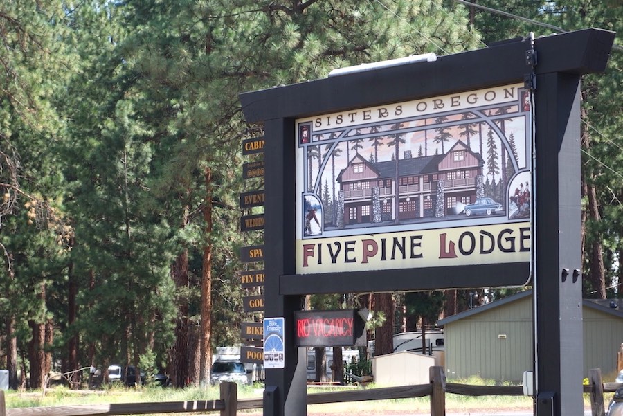 Sisters Oregon Lodging: Five Pine Lodge